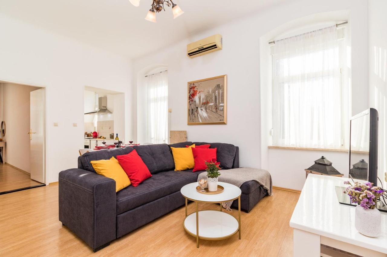 PUY Apartman Lussi מראה חיצוני תמונה