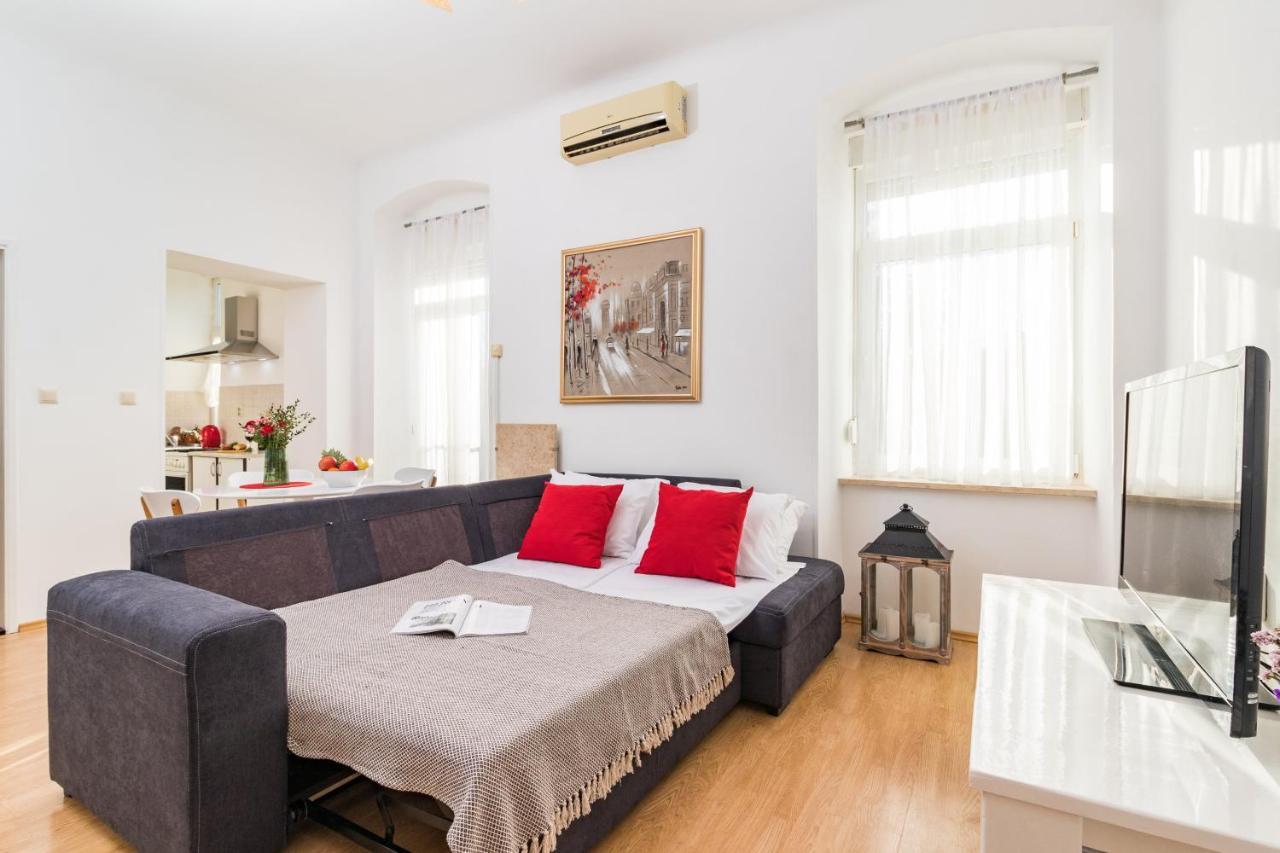 PUY Apartman Lussi מראה חיצוני תמונה