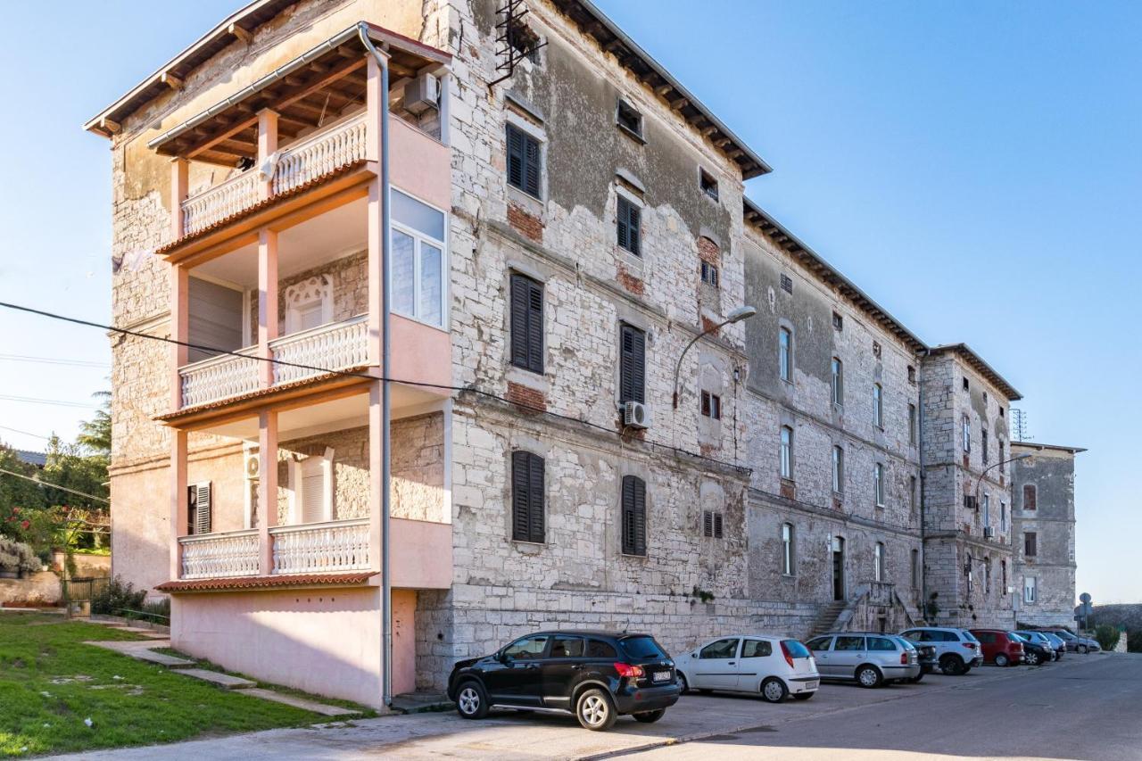 PUY Apartman Lussi מראה חיצוני תמונה