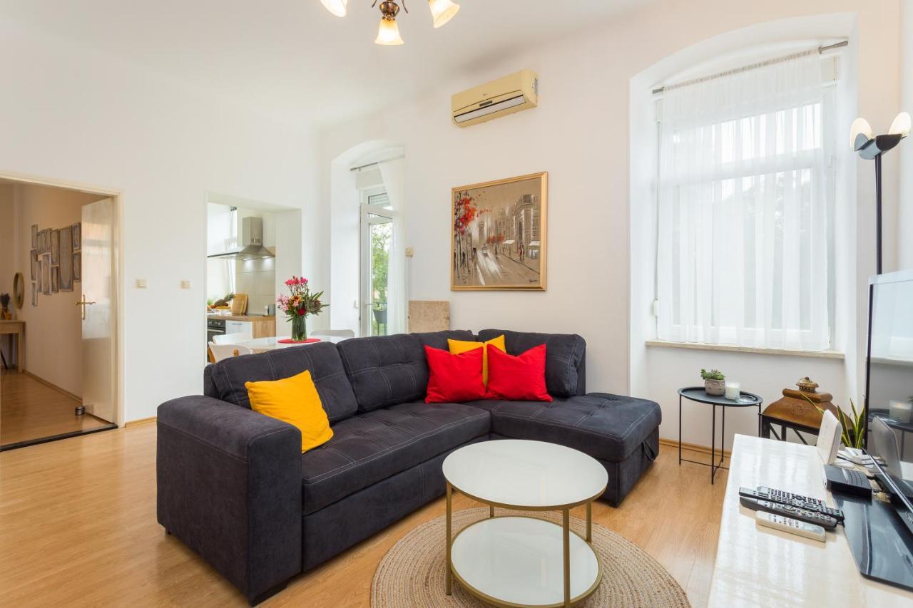 PUY Apartman Lussi מראה חיצוני תמונה